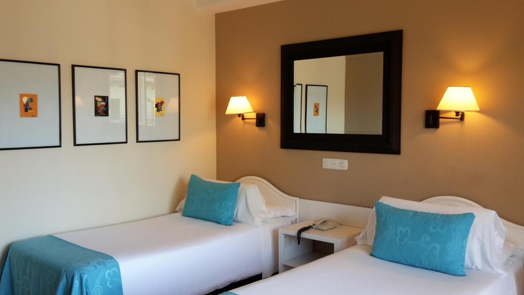 Basic triple room 2/3 beds with balcony,124476984:JPEG
